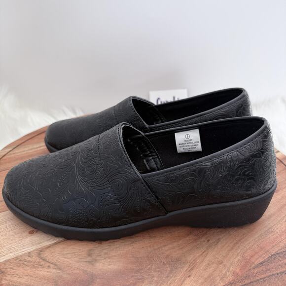 US Sports Comfort Shoes Womens Size 9 Black Embossed Slip On Loafers - Picture 3 of 9